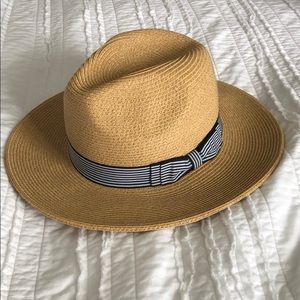 Cjla Laguna hat